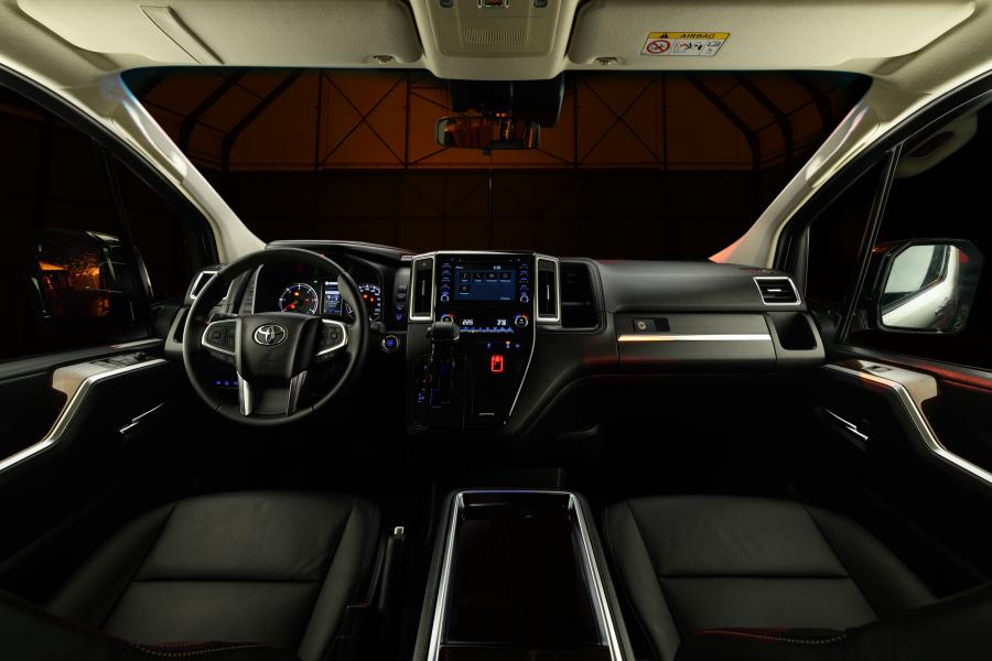 Торпедо Toyota Hiace VIP 2019 года  (RU) (фото 7 из 7)